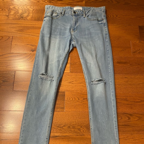 Forever 21 Ripped Skinny Jeans - Picture 2 of 9